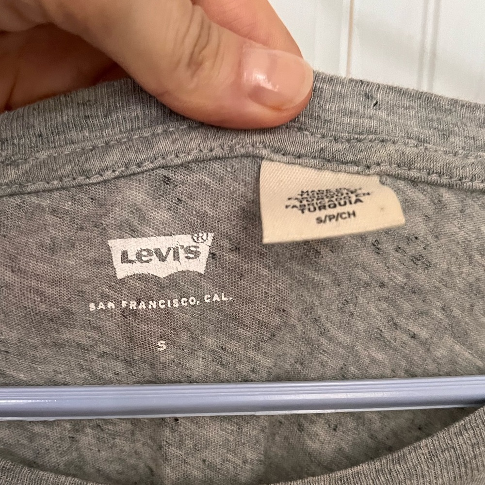 Levi’s tshirt - Picture 4 of 4